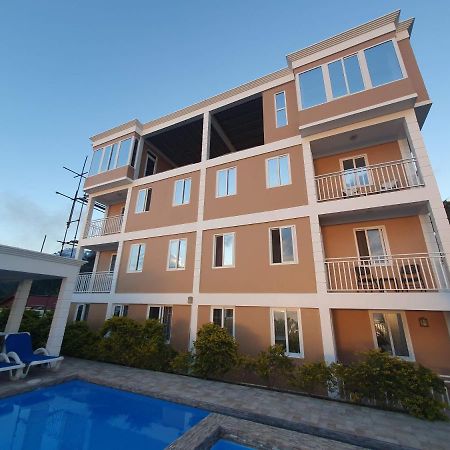 2 Minutes From Roseau, Cozy Studio With Shared Pool Exterior photo